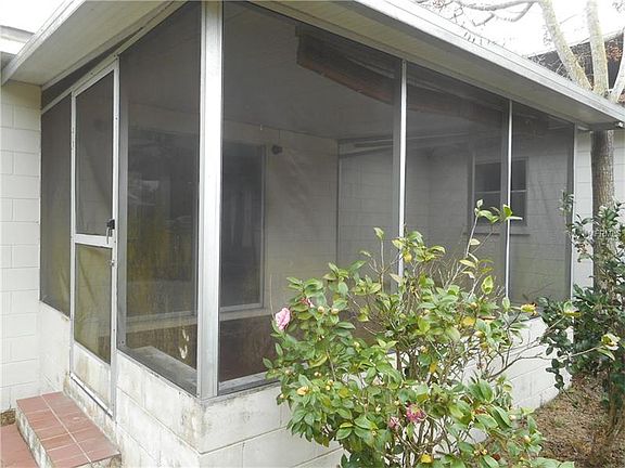 3rd image of 2543 Tall Palm Ave