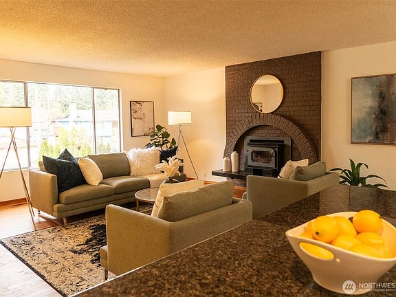 3rd image of 17529 Brook Boulevard