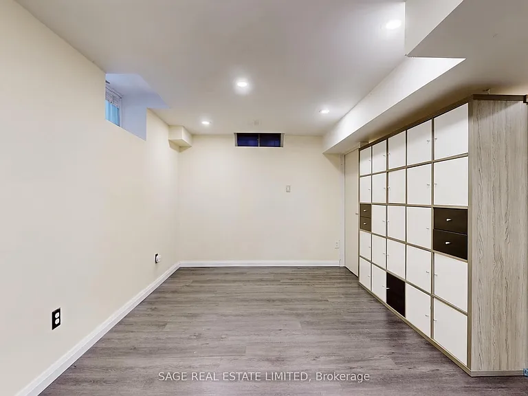 64 Durness Ave #BASEMENT — Photo 12