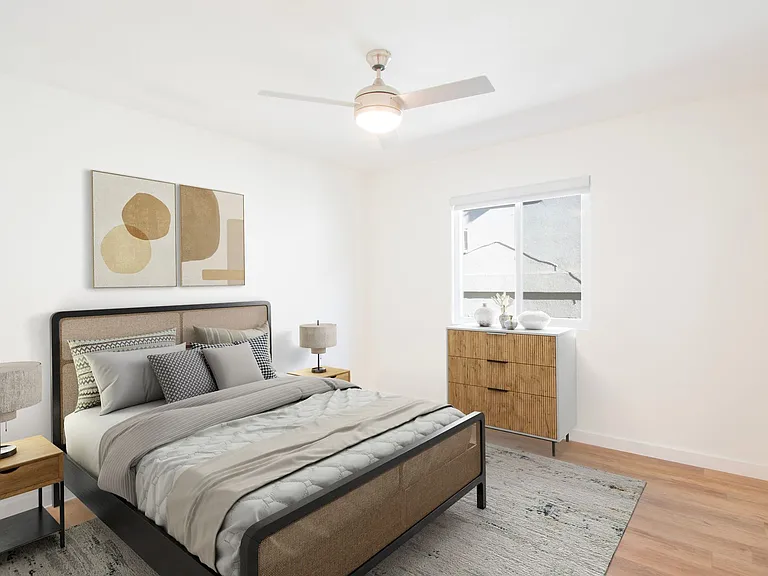 5847 Willoughby Ave — Photo 8