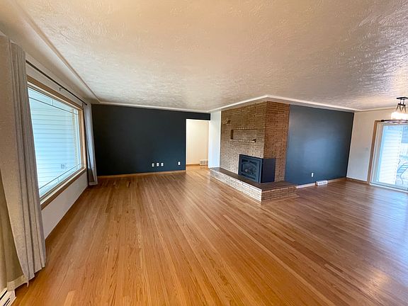 5th image of 3332 W Elmhurst Ave