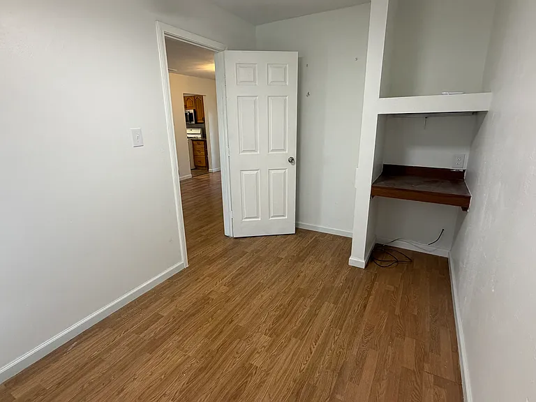 914 Hensley St — Photo 9
