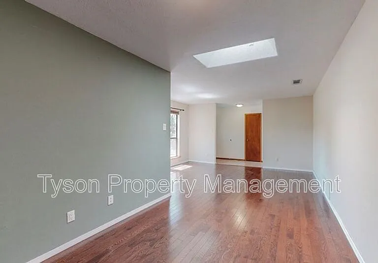 7305 Mayflower Rd NE — Photo 3
