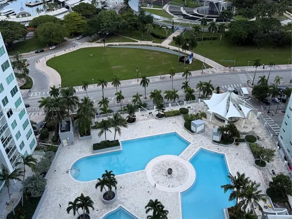 253 NE 2nd St, Miami, FL