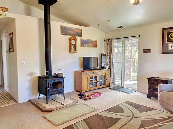 3rd image of 655 Valley Vista Way