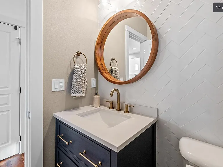 20240 Brumby Ln — Photo 3