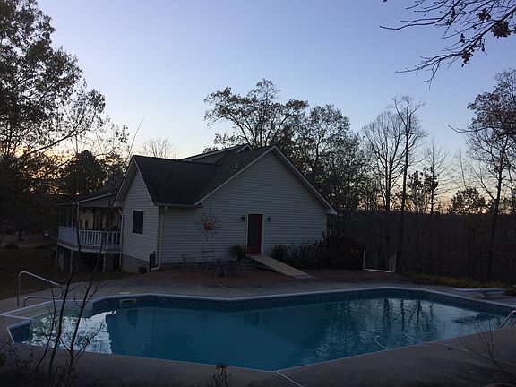 Enjoy easy access to pool 