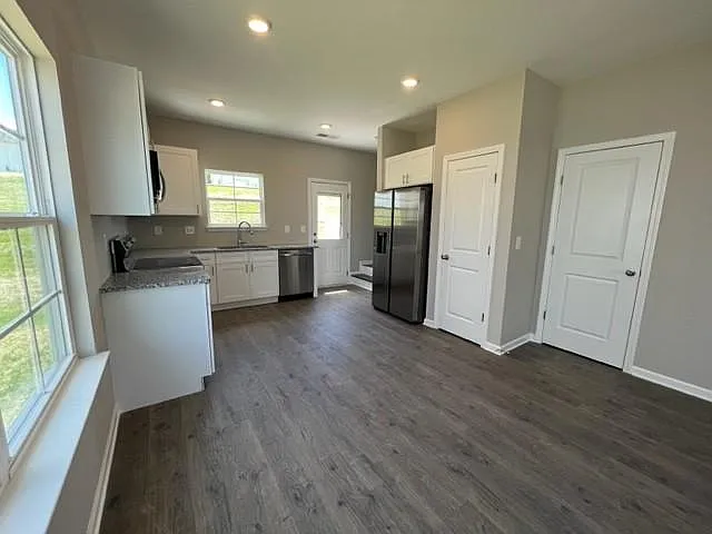 224 Tara Ct — Photo 6