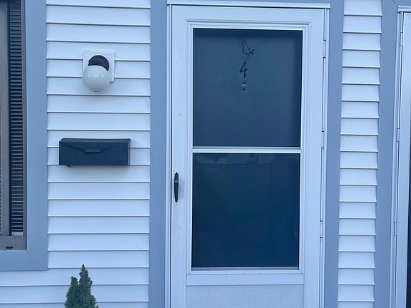 2nd image of 4 Hamre Ln #C