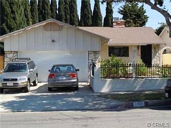 1st image of 2416 Border Ave