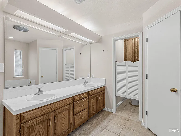 2720 Shepherds Gln — Photo 18