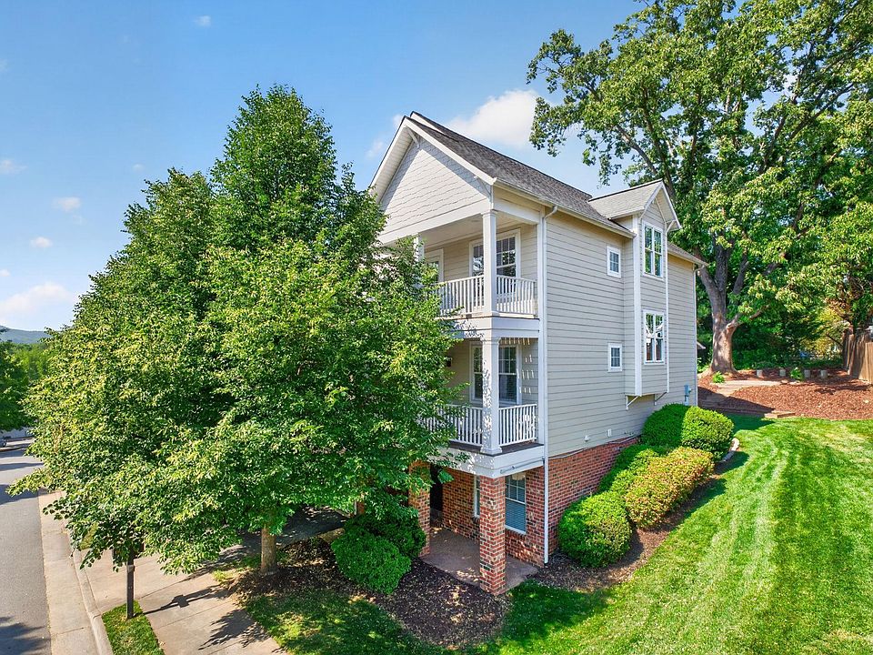 1st image of 217 Brookwood Dr