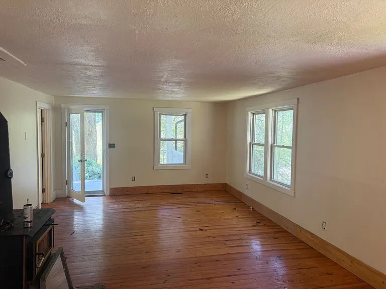 71 Emily Dr — Photo 4