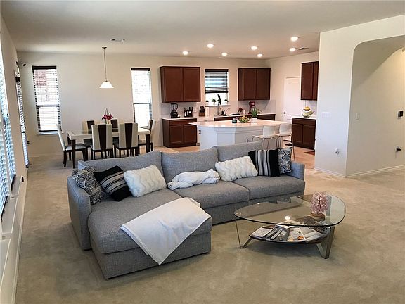 5th image of 1700 Garamond Ln