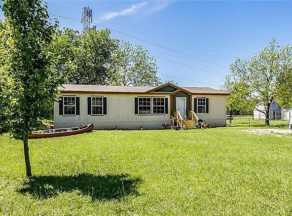 2nd image of 1140 Lakewood Cir