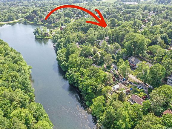 3rd image of 6934 Meadowlake Rd