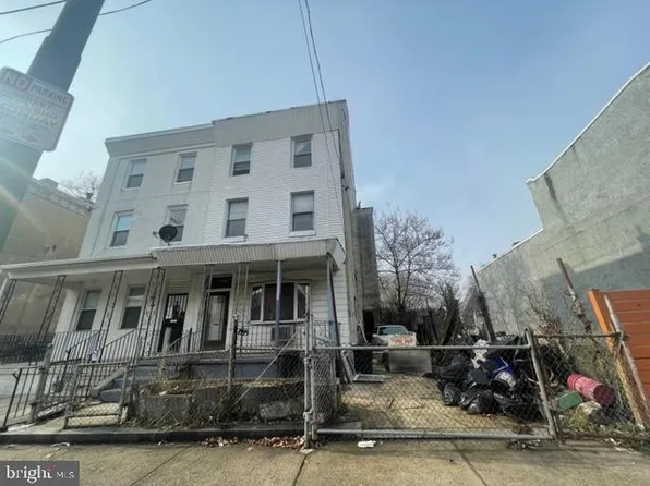706 N 40th St, Philadelphia, PA 19104
