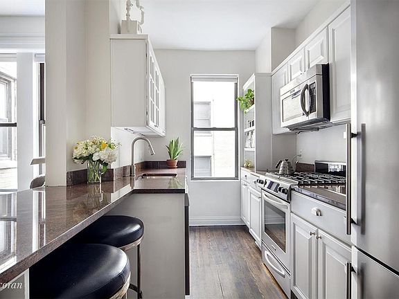 3rd image of 442 Hudson St #4A