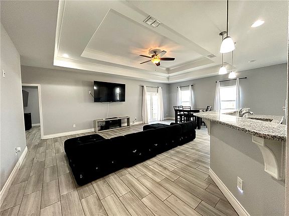4th image of 7186 Lake Placid Dr