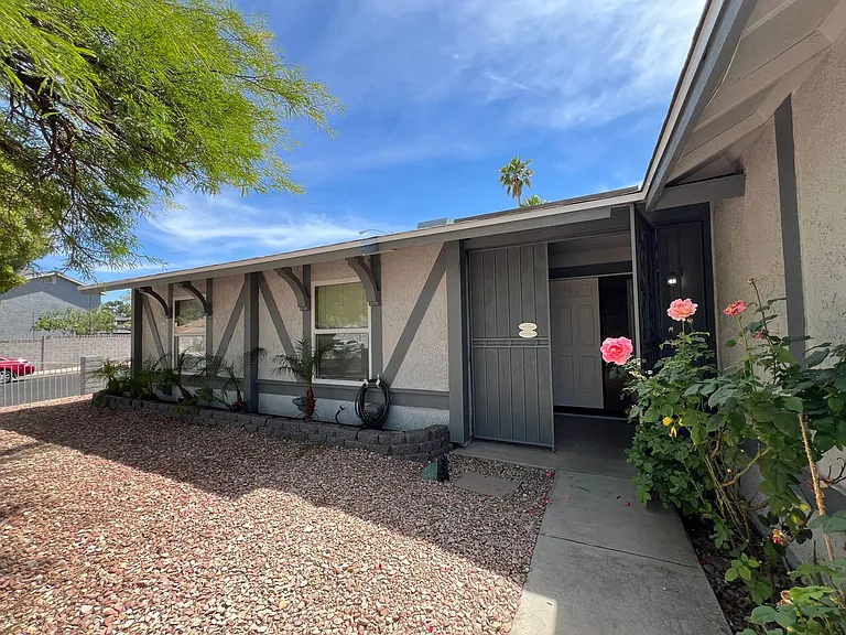 6247 Katella Ave — Photo 31