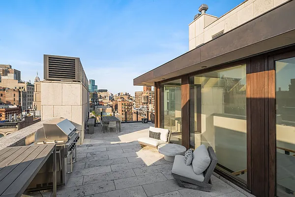 Sold by Modlin Group | media 68