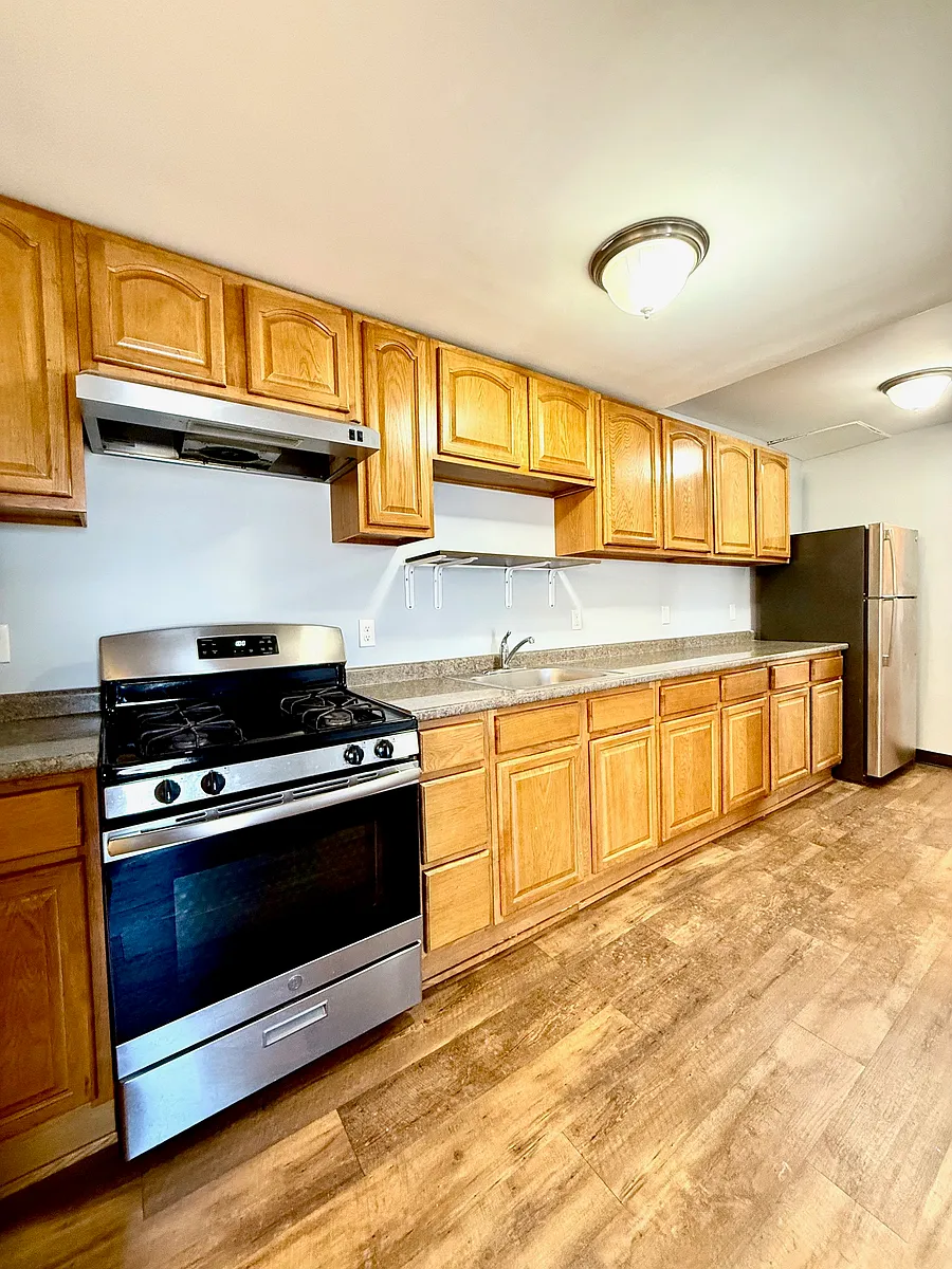 Building Photo - 609 Fairfield Ave #4