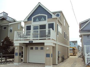 208 W Ship Bottom Ave, Ship Bottom, NJ 08008