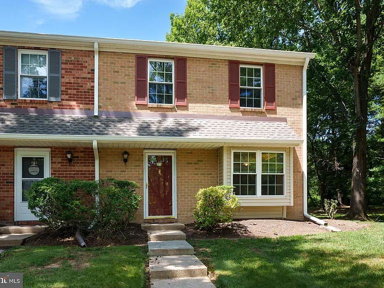 11 Abelia Ct — Photo 2