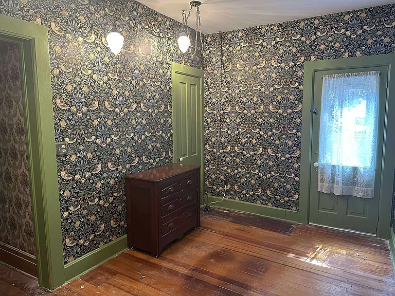120 Center St — Photo 13