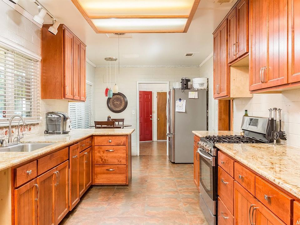 1st image of 907 Paloma Ave