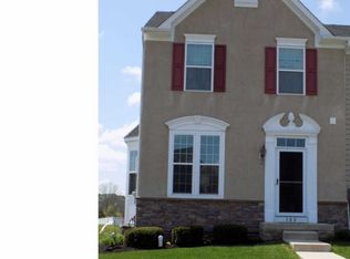100 Raven Ct, Gilbertsville, PA 19525