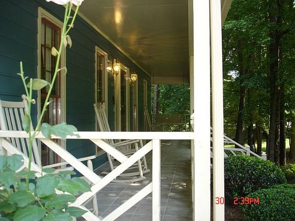 Country "Rocking Chair" Front Porch w/ Tiled Flooring!