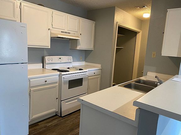 2nd image of 4501 Ebbtide Ct