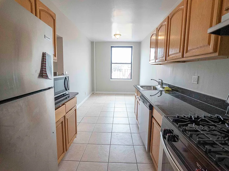 29-06 21st Ave #3D — Photo 1