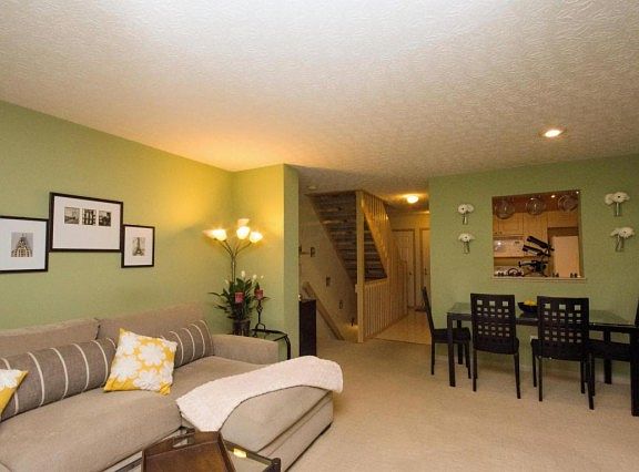 2nd image of 5686 Blendonridge Dr