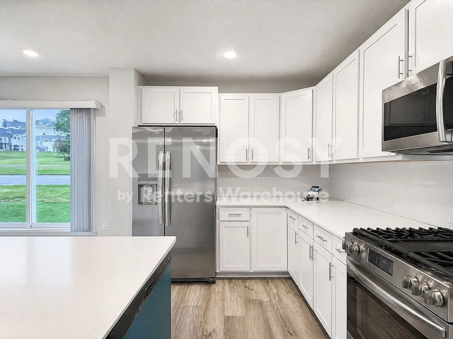 Available Now 3 Bedroom 2.5 Bath Townhouse in Maple Grove — Photo 4