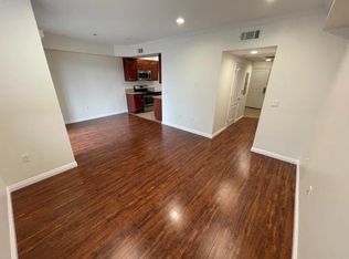 6908 Vesper Ave #316, Van Nuys, CA 91405