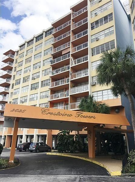 1st image of 2025 NE 164th Street #714