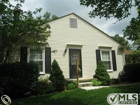 1242 Kings Cove Ct #1, Rochester Hills, MI 48306