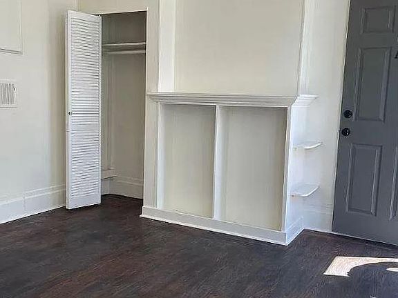 5th image of 1724 Waller St Unit A