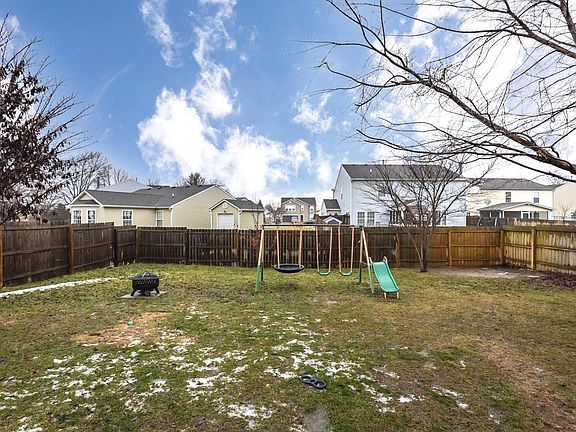 5th image of 1252 Clove Ct