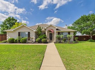 1131 High Point Dr, Midlothian, TX 76065