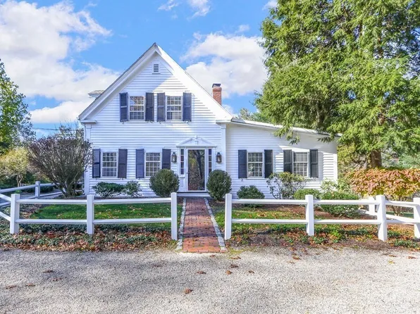 5 Linden Ln, Sherborn, MA 01770