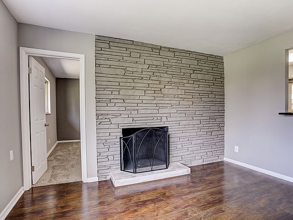 4th image of 4263 Lamont Dr