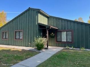 601 High Plains Ct, Grand Forks, ND 58201