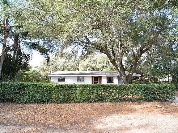 2nd image of 218 Hibiscus Dr
