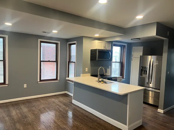 809 N Harrison St, Wilmington, DE 19806