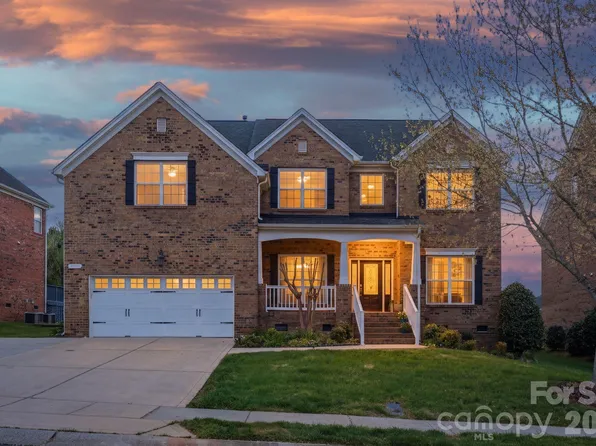 422 Deer Brush Ln, Waxhaw, NC 28173