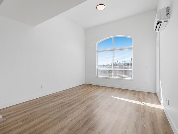 2nd image of 2180 Kelly Ave #1613