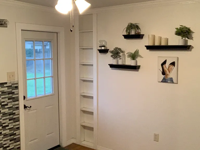 724 Green Acres Rd — Photo 19